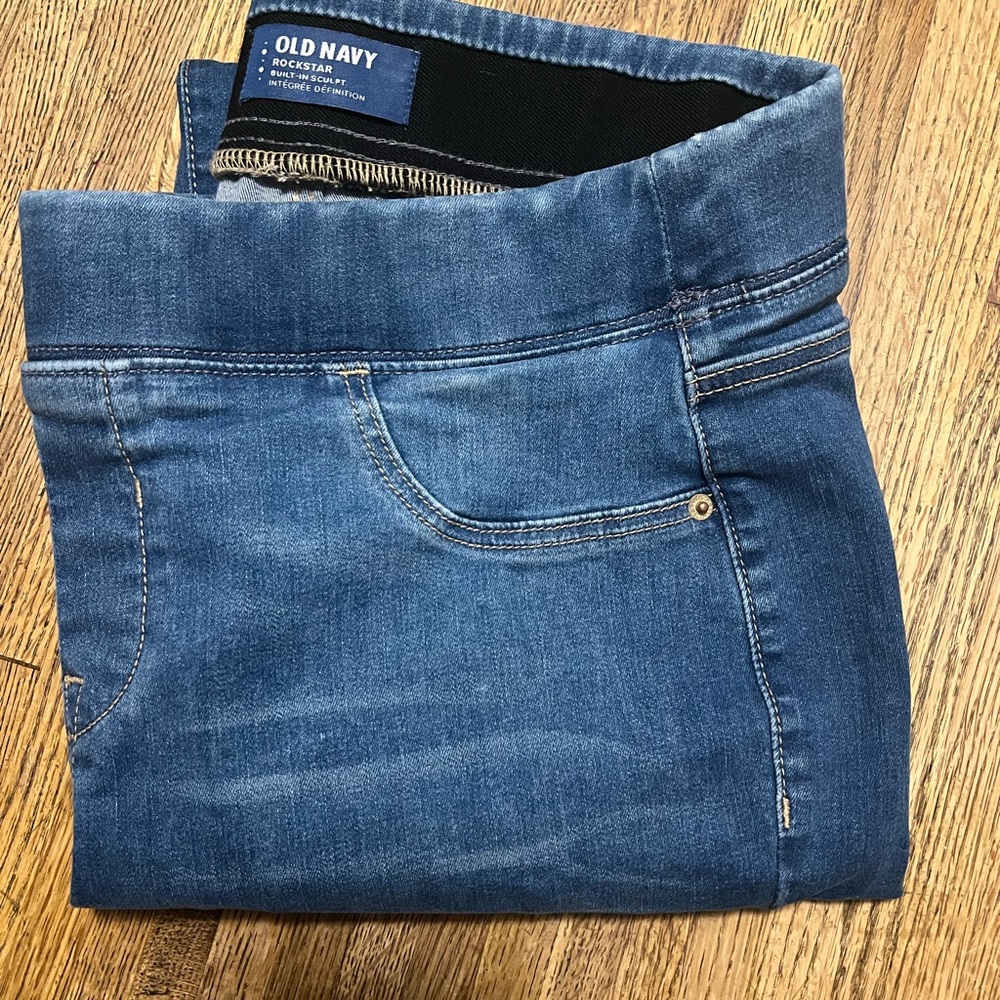Old Navy Rockstar Pull On Jegging